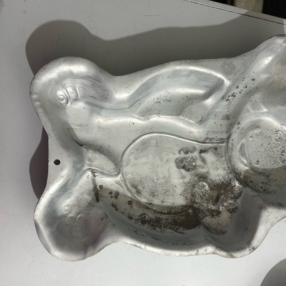 Vintage Bunny Cake Pan